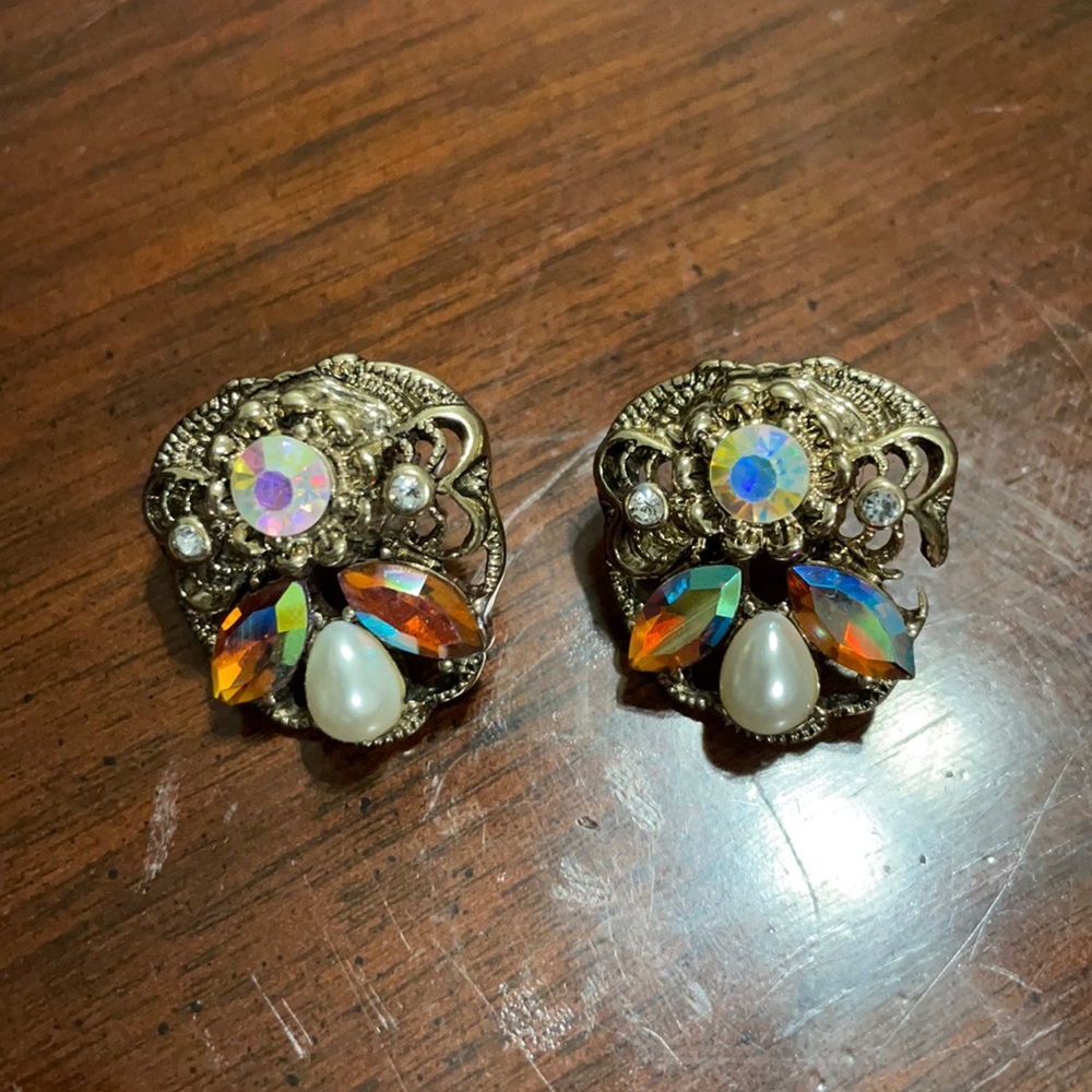 Pretty custom jewelry earrings